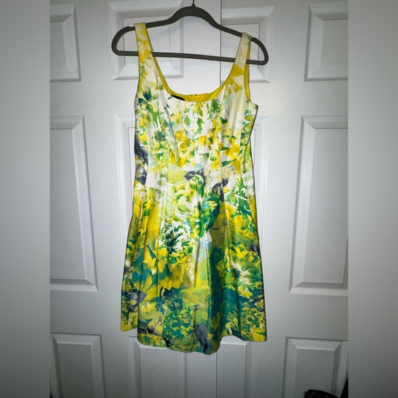Nine West Floral Fit & Flare Dress with Pockets | Size 4 - Picture 2 of 8